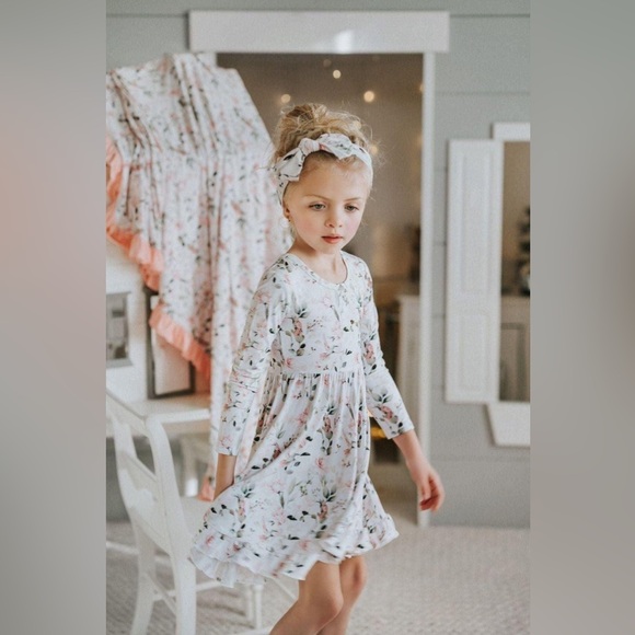 🌸Floral Hummingbird Girls' Bamboo Twirl Dress - Picture 2 of 7